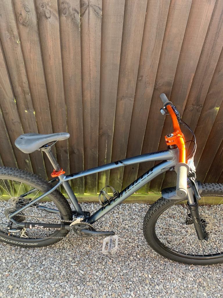 specialized pitch bike, like new | in 